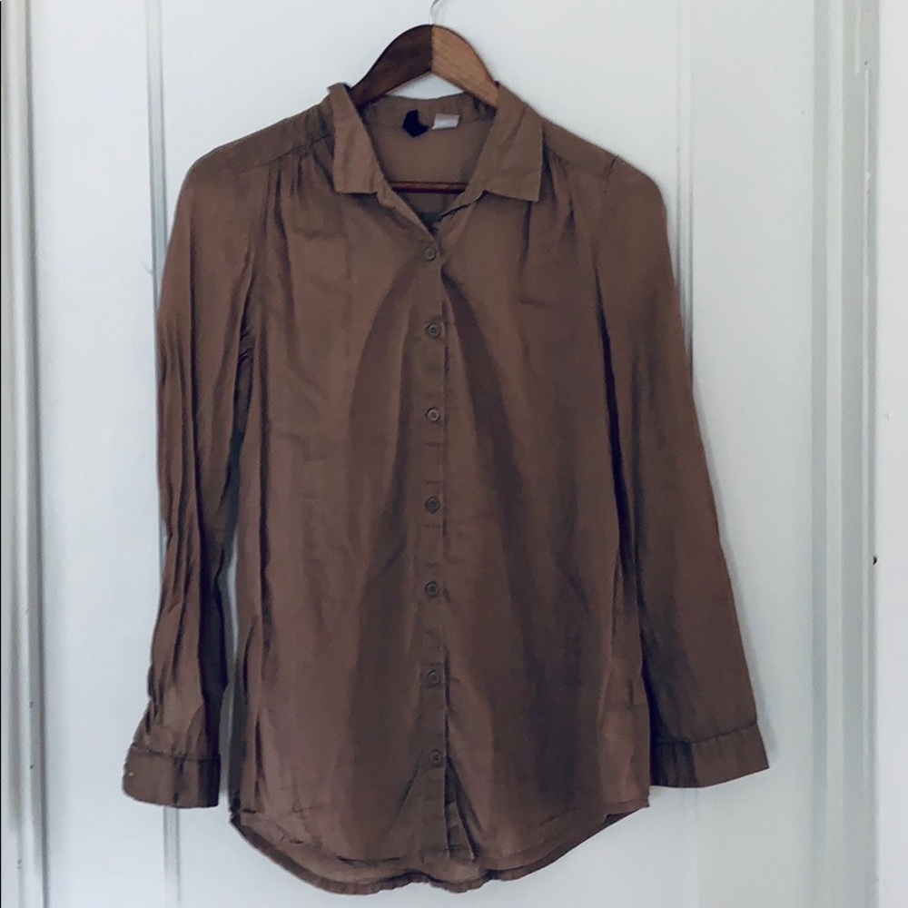 Lightweight Khaki Button-Down